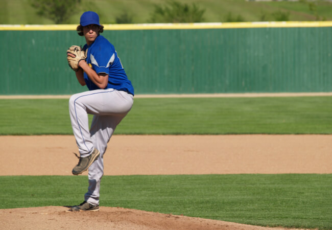 How Physiotherapy Can Help You Get Your Shoulders Ready For Baseball Season